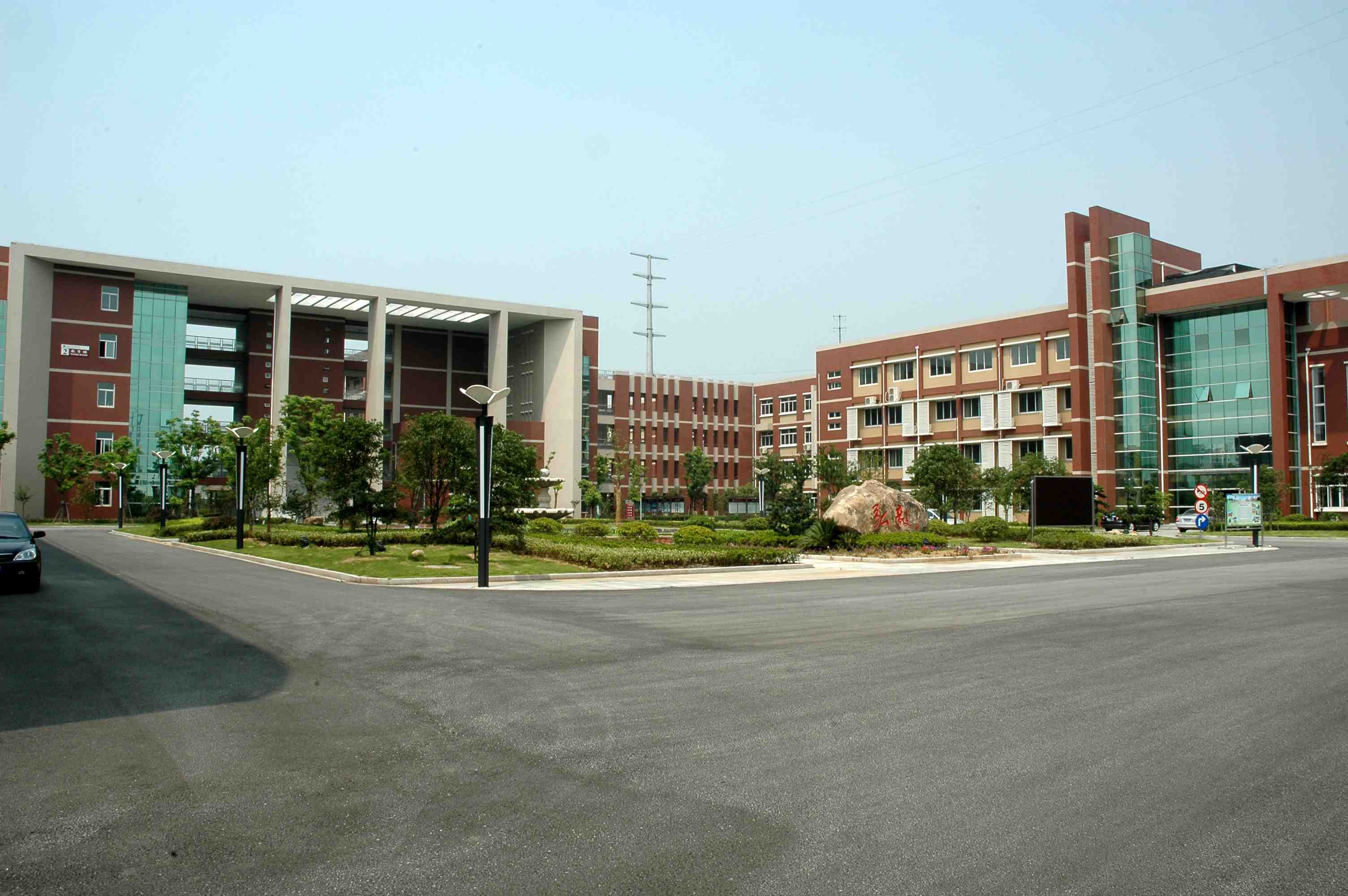 東北塘中學（錫山區(qū)體校）